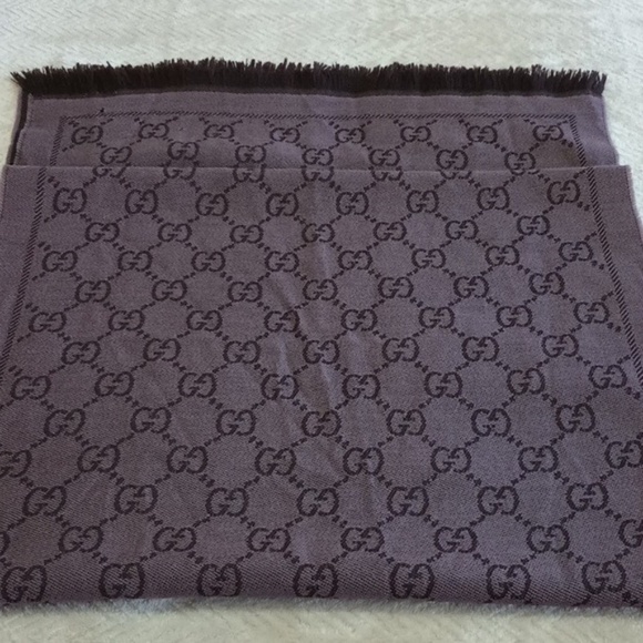Gucci's winter scarf  100% authentic - Picture 6 of 9